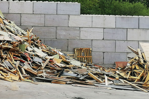 PCB PCB-haltiges Holz